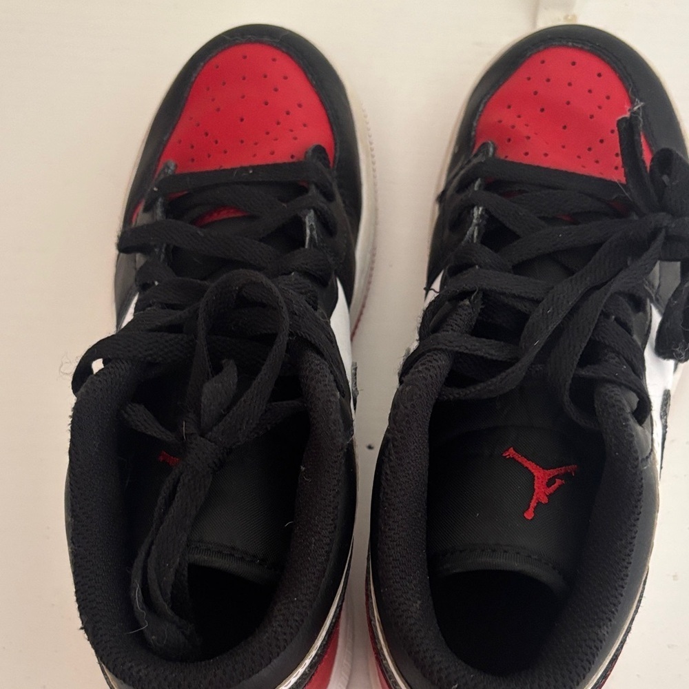 Nike Air Jordan Black and Red Sneakers - Picture 3 of 6